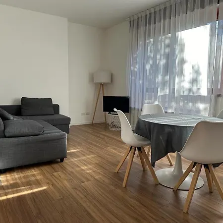 Appartamento Elegante In Centro Údine Exterior foto